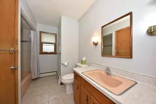 7526 W County Line Rd, Mequon, WI 53092 - Photo 11