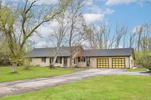 7526 W County Line Rd, Mequon, WI 53092 - Photo 25