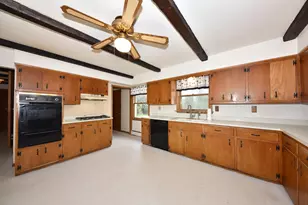 7526 W County Line Rd, Mequon, WI 53092 - Photo 5