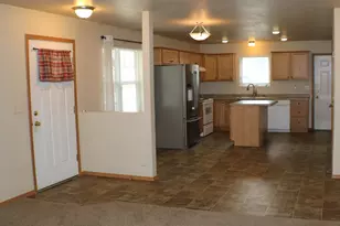 1860 Neal Ct, Green Bay, WI 54302 - Photo 9