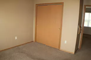 1860 Neal Ct, Green Bay, WI 54302 - Photo 7
