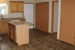 1860 Neal Ct, Green Bay, WI 54302 - Photo 11