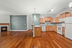 8610 S Roxbury Way, Oak Creek, WI 53154 - Photo 13