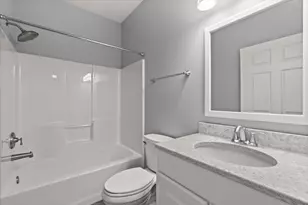 8610 S Roxbury Way, Oak Creek, WI 53154 - Photo 23