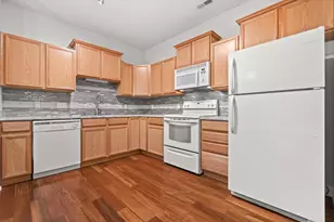 8610 S Roxbury Way, Oak Creek, WI 53154 - Photo 11