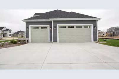 10601 N Tree Sparrow Dr, Mequon, WI 53097 - Photo 3
