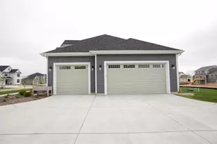 10601 N Tree Sparrow Dr, Mequon, WI 53097 - Photo 3