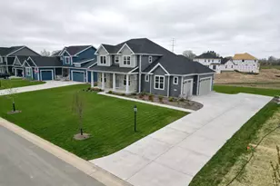 10601 N Tree Sparrow Dr, Mequon, WI 53097 - Photo 31