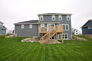10601 N Tree Sparrow Dr, Mequon, WI 53097 - Photo 5