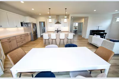 10601 N Tree Sparrow Dr, Mequon, WI 53097 - Photo 13