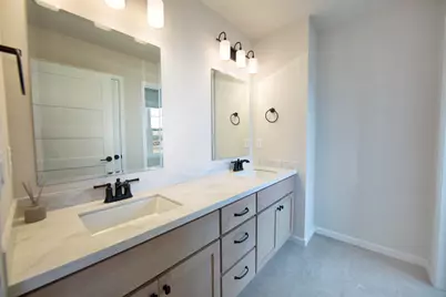 10601 N Tree Sparrow Dr, Mequon, WI 53097 - Photo 27