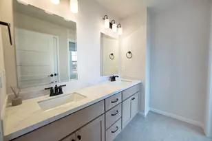 10601 N Tree Sparrow Dr, Mequon, WI 53097 - Photo 27