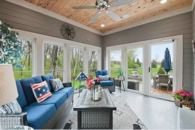 236  Four Winds Ct, Hartland, WI 53029 - Photo 9
