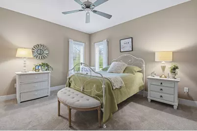 236  Four Winds Ct, Hartland, WI 53029 - Photo 15