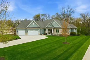 236 Four Winds Ct, Hartland, WI 53029 - Photo 33