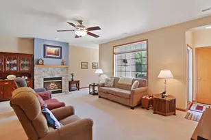 W398N5983 Autumn Woods Dr, Oconomowoc, WI 53066 - Photo 5