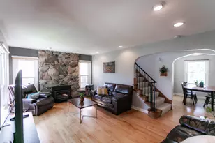 10540 W Spring Green Rd, Greenfield, WI 53228 - Photo 9