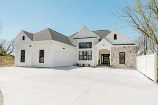 1835 N Davies Dr, Summit, WI 53066 - Photo 3