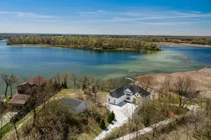1835 N Davies Dr, Summit, WI 53066 - Photo 5