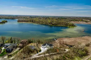 1835 N Davies Dr, Summit, WI 53066 - Photo 33