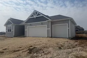1313 Peony Pl, Fort Atkinson, WI 53538 - Photo 3