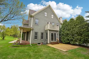 398 Oneida St, Delafield, WI 53018 - Photo 7