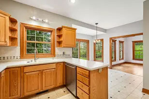 398 Oneida St, Delafield, WI 53018 - Photo 25