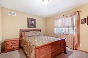 1251 Chippewa Dr, Hartford, WI 53027 - Photo 9