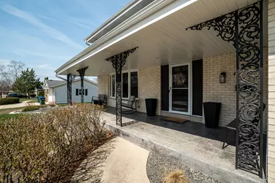 4748  Sumac Ln, Greendale, WI 53129 - Photo 3
