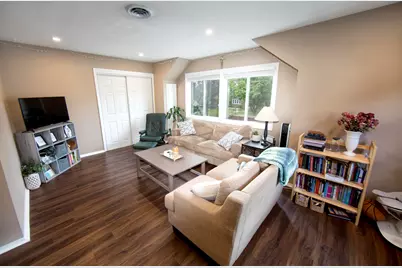 1705 E Newton Ave #1707, Shorewood, WI 53211 - Photo 5
