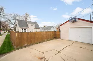 800 Menomonee Ave, South Milwaukee, WI 53172 - Photo 21