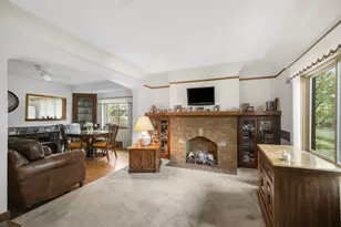 2201 S 74th St, West Allis, WI 53219 - Photo 7