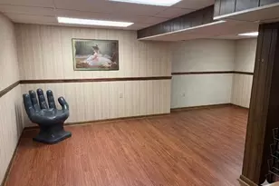 2201 S 74th St, West Allis, WI 53219 - Photo 23