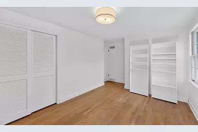 1044 W Jonathan Ln, Bayside, WI 53217 - Photo 21