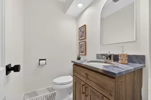 1044 W Jonathan Ln, Bayside, WI 53217 - Photo 25