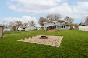8160 S Wildwood Dr, Oak Creek, WI 53154 - Photo 7