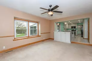 8160 S Wildwood Dr, Oak Creek, WI 53154 - Photo 27