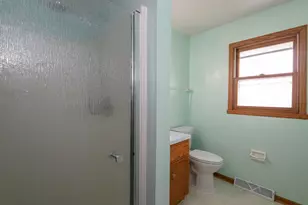 8160 S Wildwood Dr, Oak Creek, WI 53154 - Photo 35