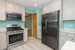 8160 S Wildwood Dr, Oak Creek, WI 53154 - Photo 23