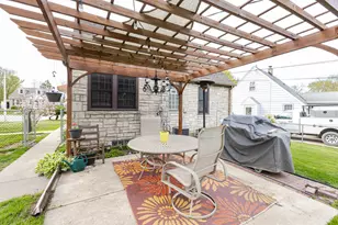2876 S 86th St, West Allis, WI 53227 - Photo 37