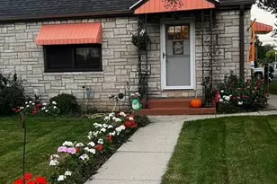 2876 S 86th St, West Allis, WI 53227 - Photo 7