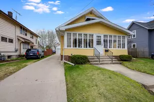1019 S 25th St, Manitowoc, WI 54220 - Photo 3