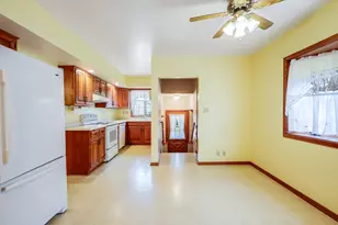 1019 S 25th St, Manitowoc, WI 54220 - Photo 15