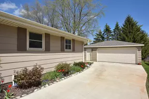 220 Judge Dr, Saukville, WI 53080 - Photo 21
