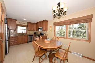 220 Judge Dr, Saukville, WI 53080 - Photo 7