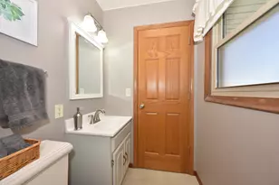 220 Judge Dr, Saukville, WI 53080 - Photo 11