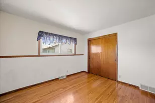 7002 W Lindner Dr, Franklin, WI 53132 - Photo 43