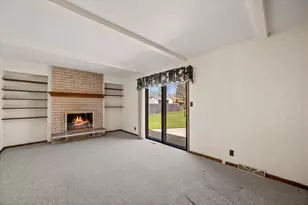 7002 W Lindner Dr, Franklin, WI 53132 - Photo 3