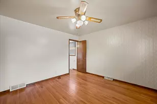 7002 W Lindner Dr, Franklin, WI 53132 - Photo 41