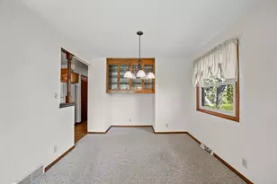 7002 W Lindner Dr, Franklin, WI 53132 - Photo 25